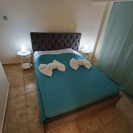 Athens Sky Suites 1 Пірей Екстер'єр фото