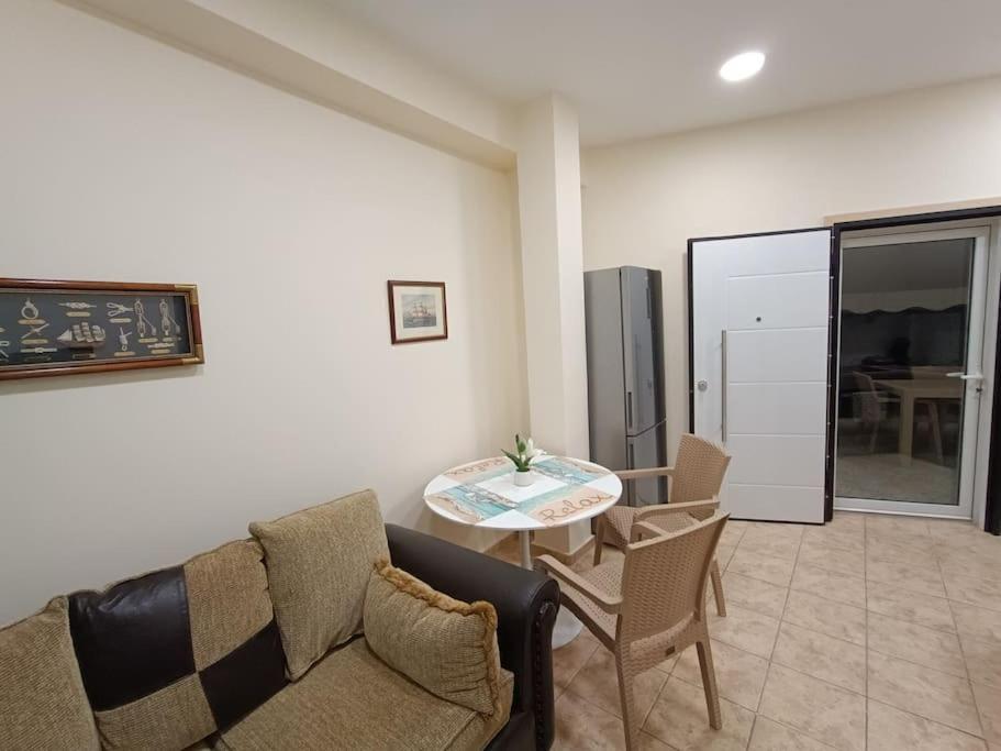 Athens Sky Suites 1 Пірей Екстер'єр фото