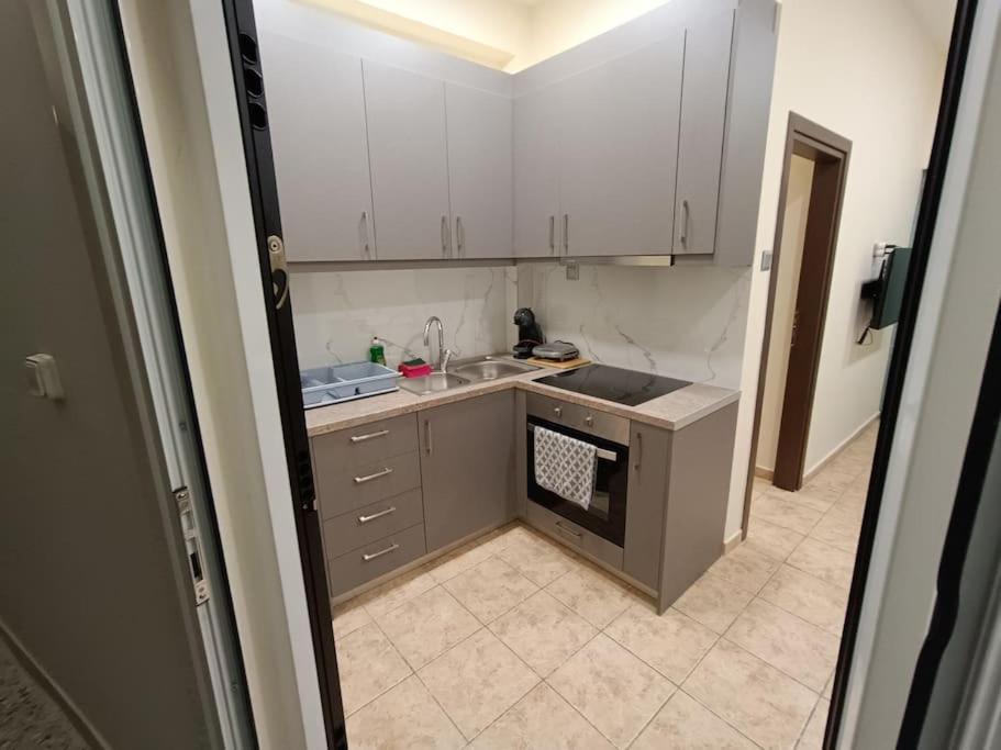 Athens Sky Suites 1 Пірей Екстер'єр фото