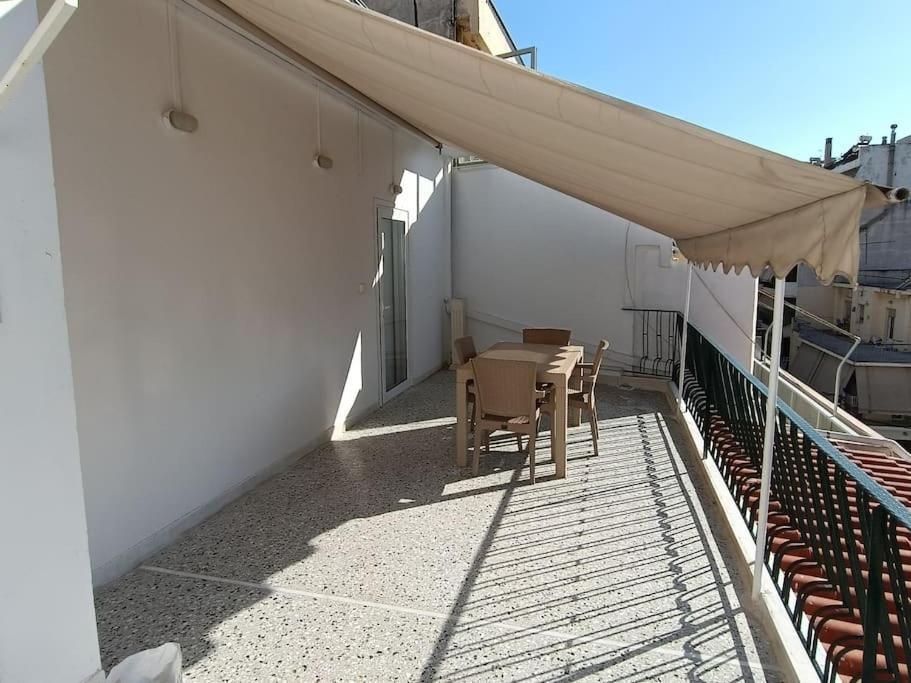 Athens Sky Suites 1 Пірей Екстер'єр фото