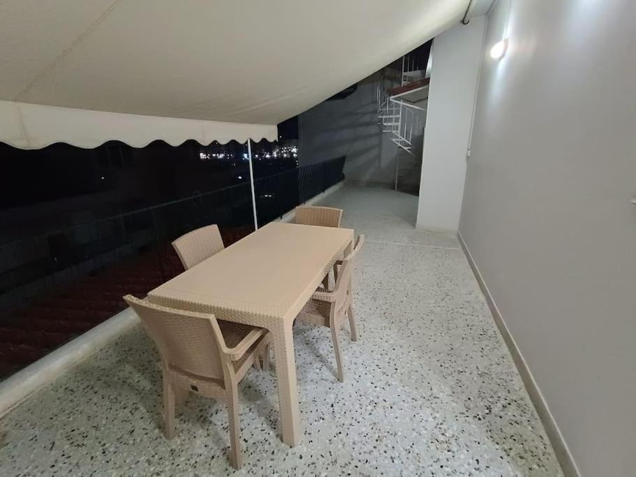 Athens Sky Suites 1 Пірей Екстер'єр фото
